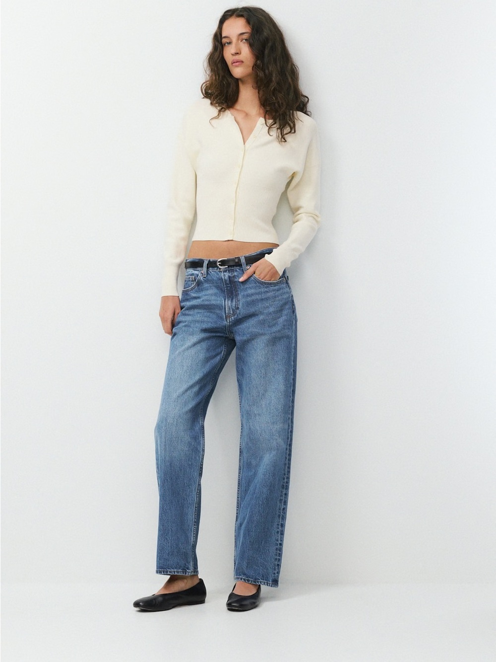 Aritzia Golightly Cardigan - Picture 2 of 4